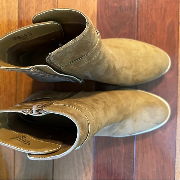 Ann Taylor Loft Ankle Riding Boots Excellent Condition Size 8 - Picture 4 of 5